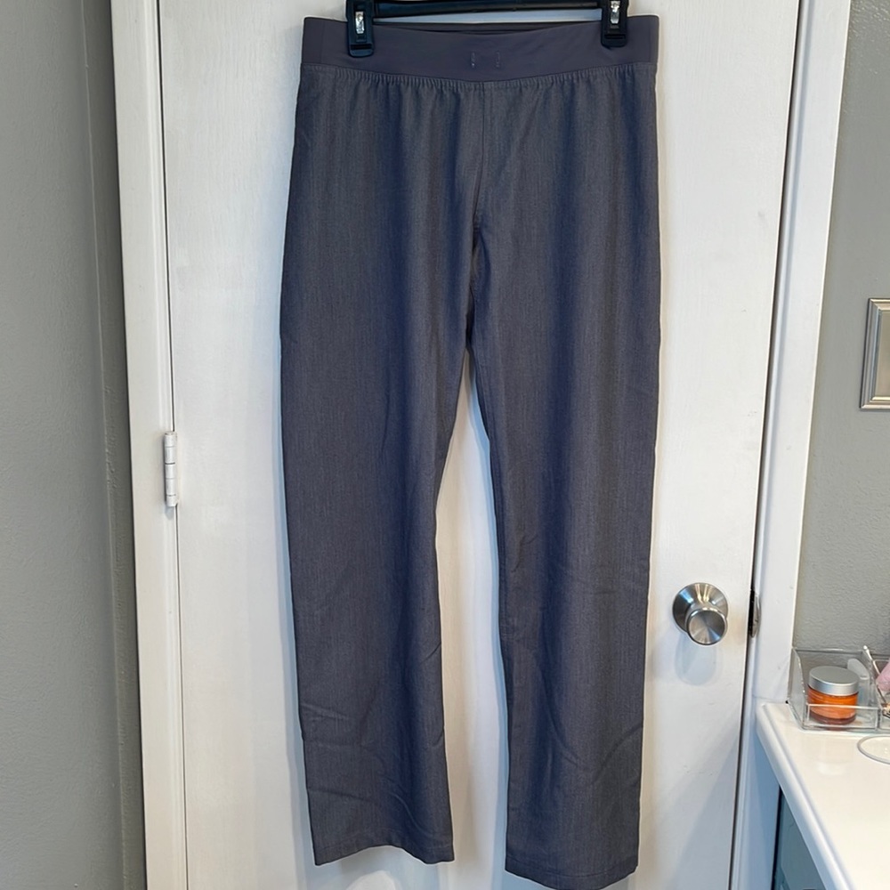 Women’s scrub pants, FIGS, size Small